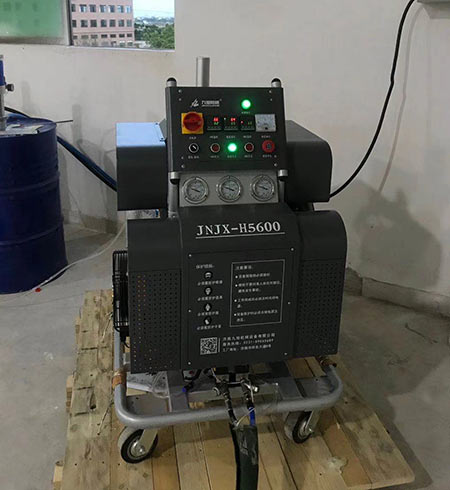 聚脲施工有哪些好用的機器(圖1) H5600液壓聚脲施工機器